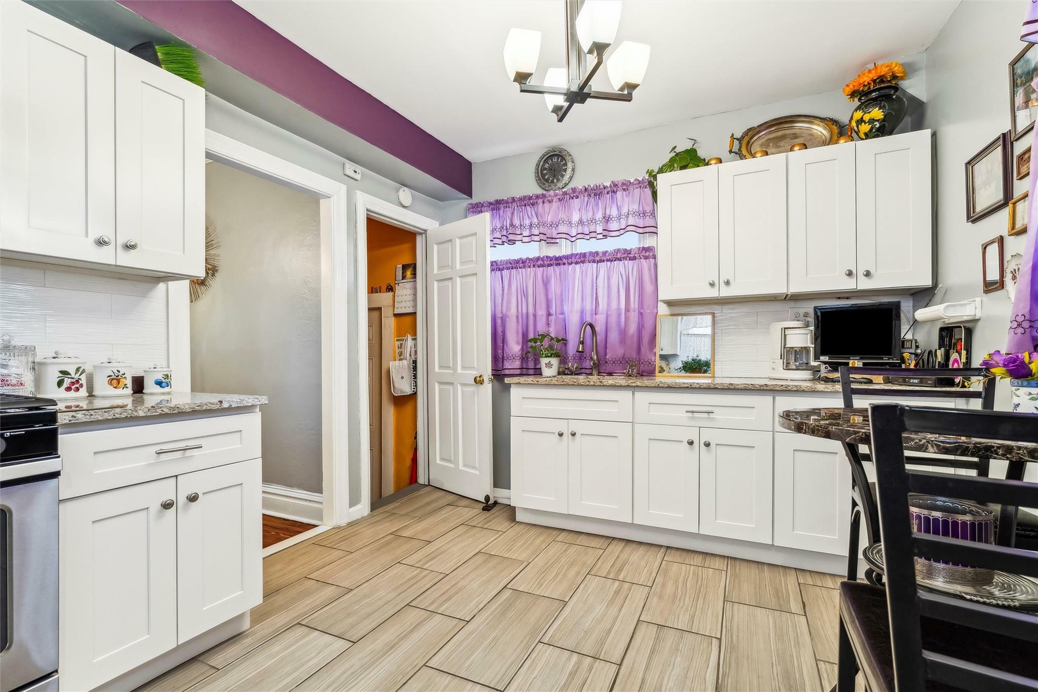 Property Photo:  433 S 7th Avenue  NY 10550 