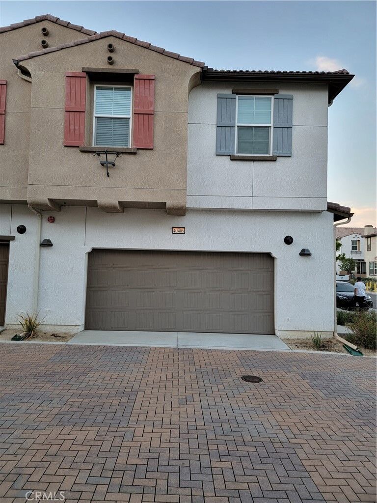 Property Photo:  40409 Calle Real  CA 92563 