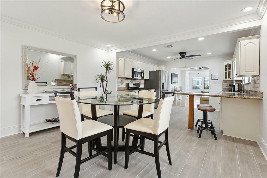 Property Photo: 801 West Drive LA 70094