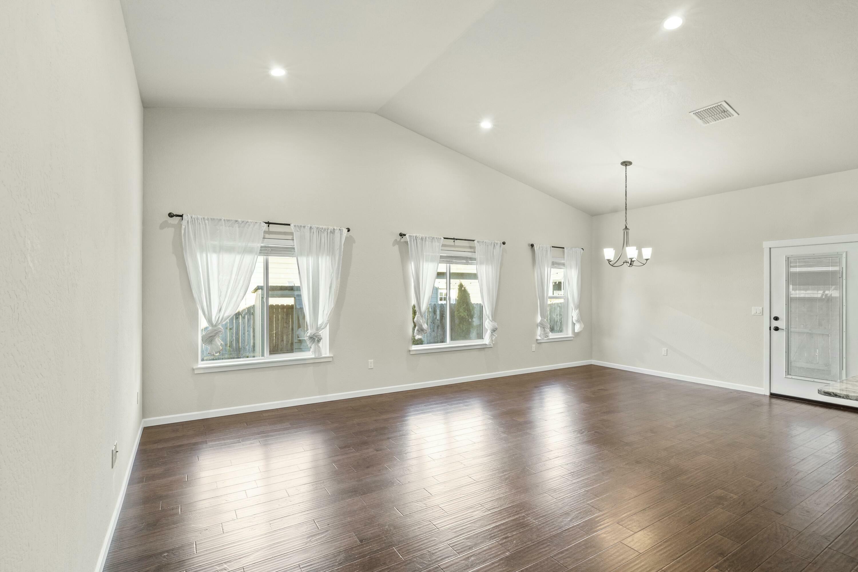 Property Photo: 108 SW Little Meadow Lane OR 97527