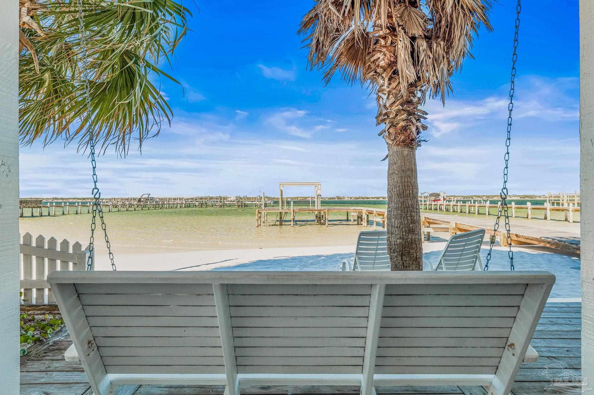 Property Photo:  1444 Homeport Dr  FL 32566 