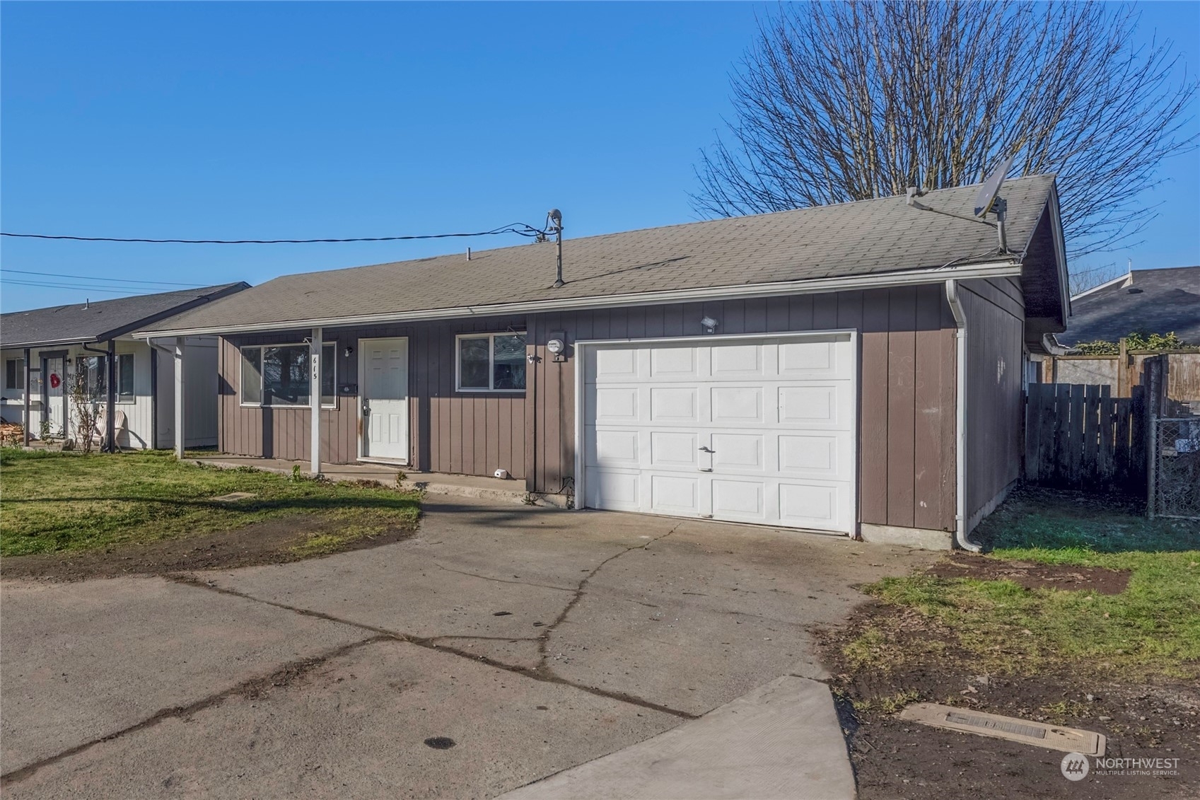 Property Photo:  615 S 8th Avenue  WA 98626 