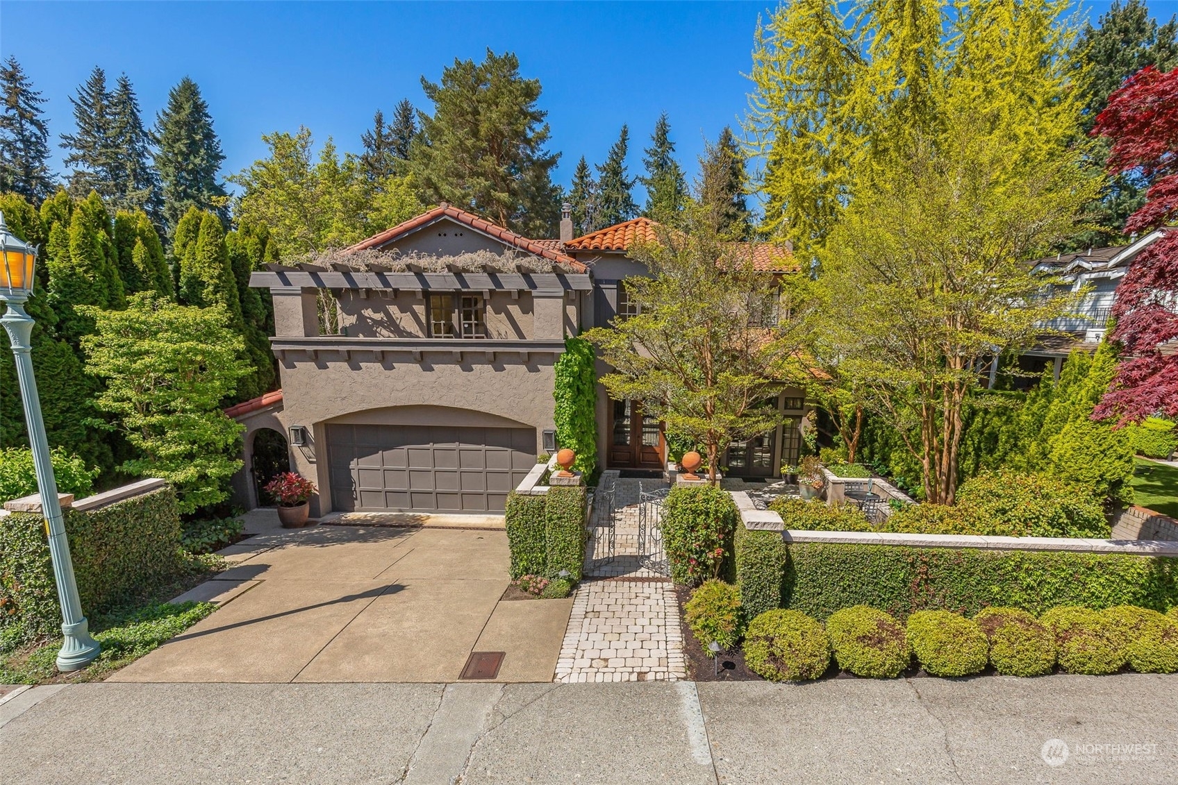 Property Photo:  1703  Parkside Drive E  WA 98112 