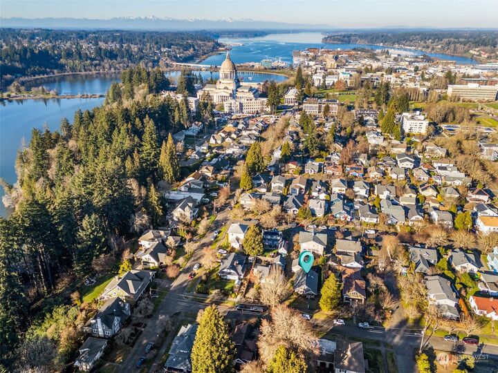 Property Photo: 208 20th Avenue SE WA 98501