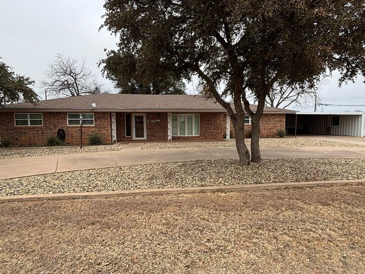 Property Photo: 312 W Main St TX 76933