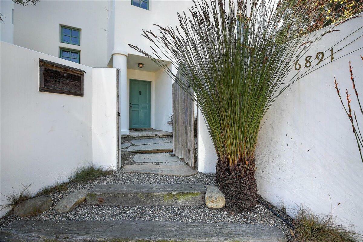 Property Photo:  6891 Del Playa Drive  CA 93117 