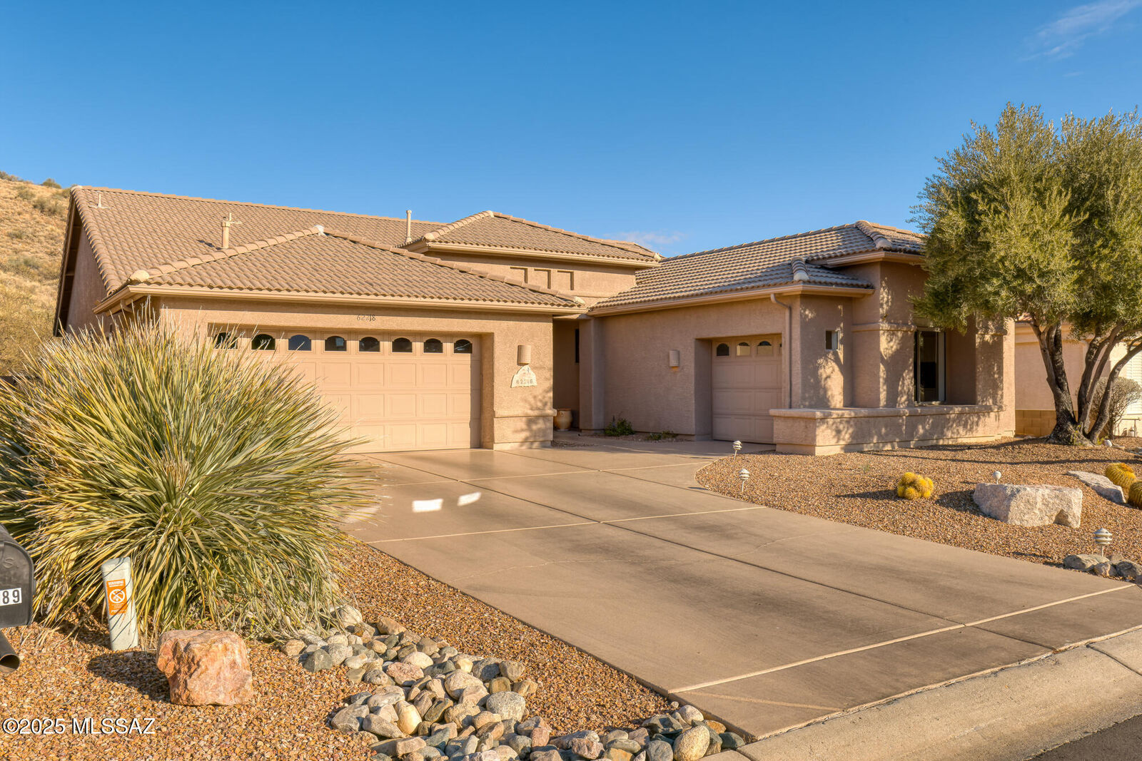 Property Photo:  62218 E Sand Crest Drive  AZ 85739