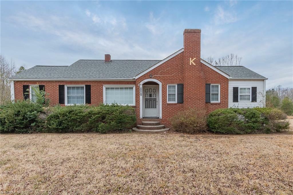 Property Photo: 2581 Rowe Road NC 27295