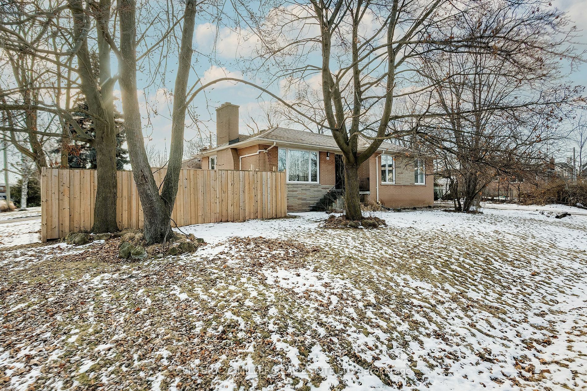 Photo de la propriété:  472 Seaton Dr  ON L6L 3Y4 