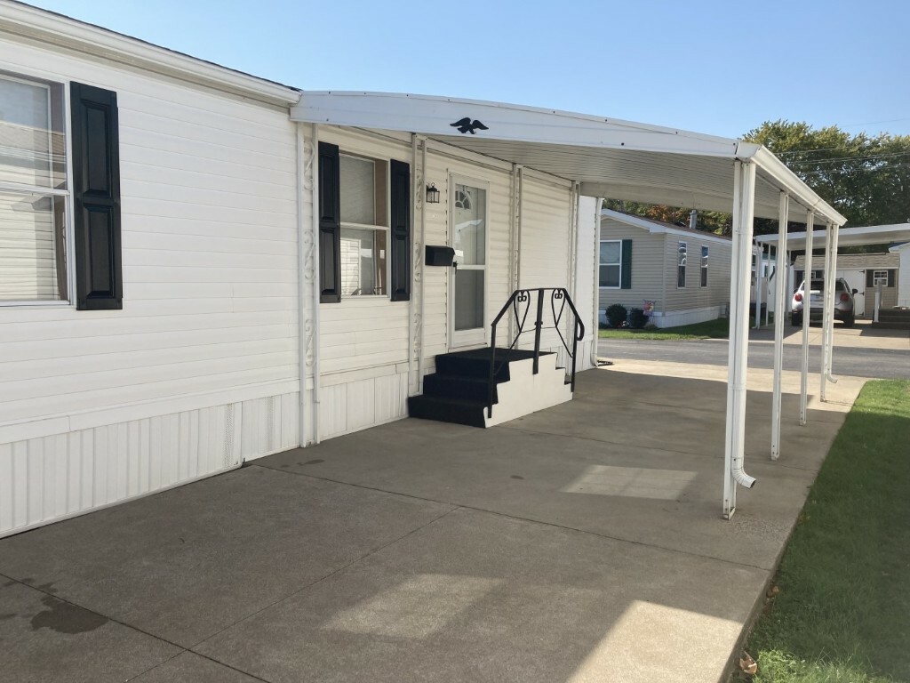 Property Photo: 907 Douglas Drive PA 16505