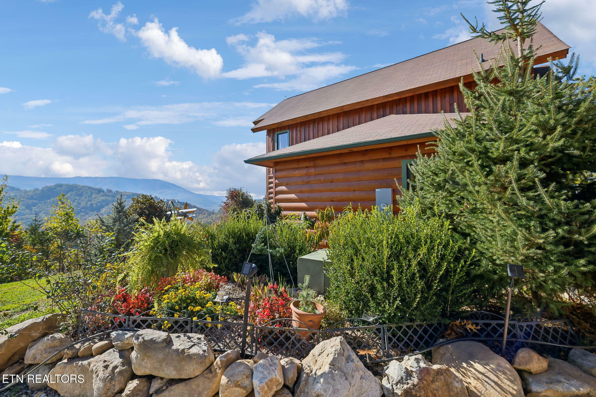 Property Photo: 1642 Little Cove Rd TN 37862