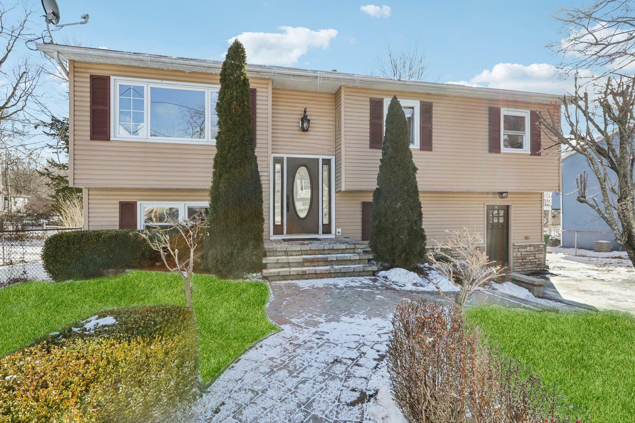 Property Photo:  4 Benny Lane  NY 10940 