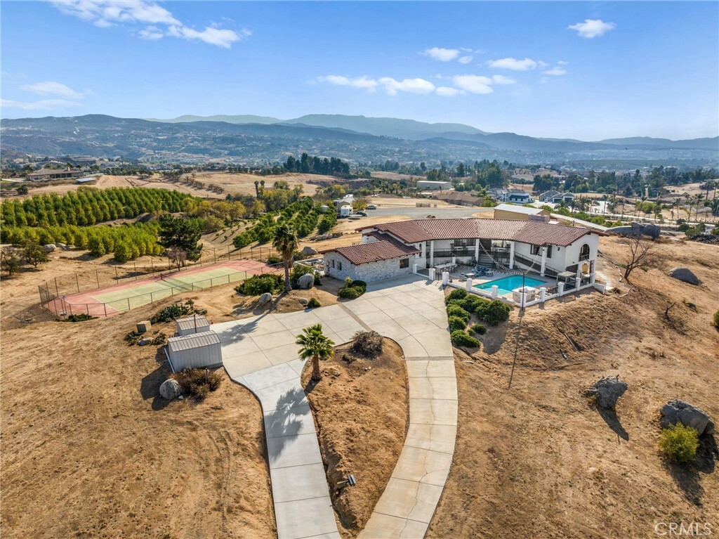 38225 Camino Sierra Road  Temecula CA 92592 photo