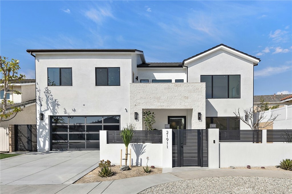 Property Photo:  21911 Summerwind Lane  CA 92646 