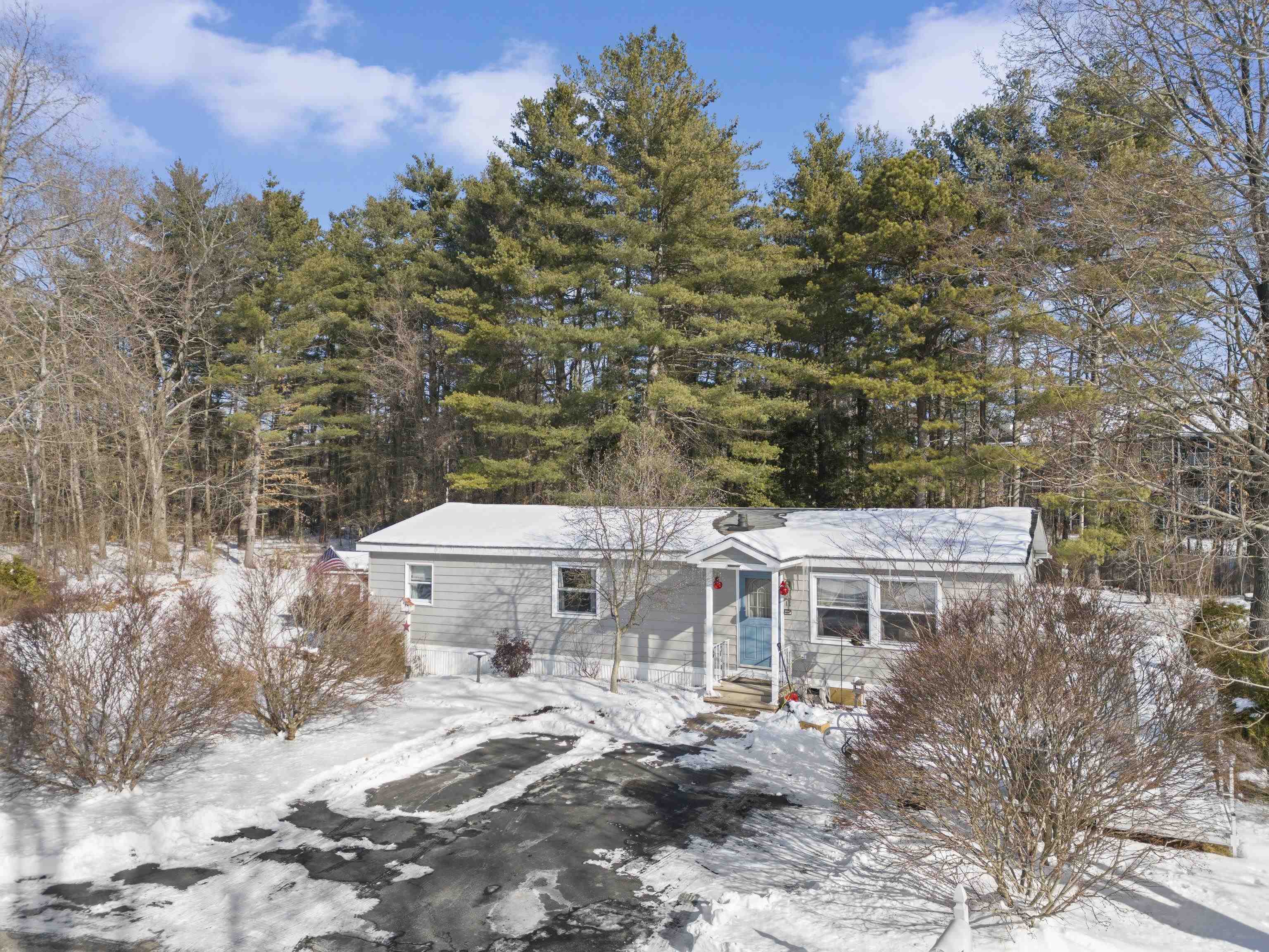 Property Photo: 12 Fairfield Drive NH 03301