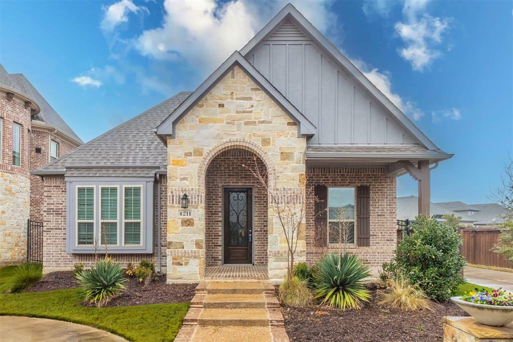 Property Photo:  4211 Briar Rose Way  TX 76005 