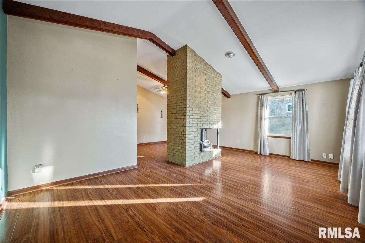 Property Photo:  2213 W Clarke Avenue  IL 61604 