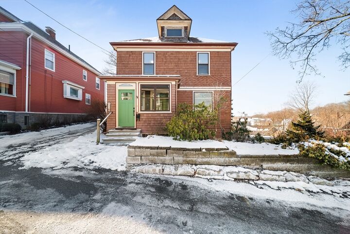 Property Photo:  24 Oak Hill Rd  MA 01906 