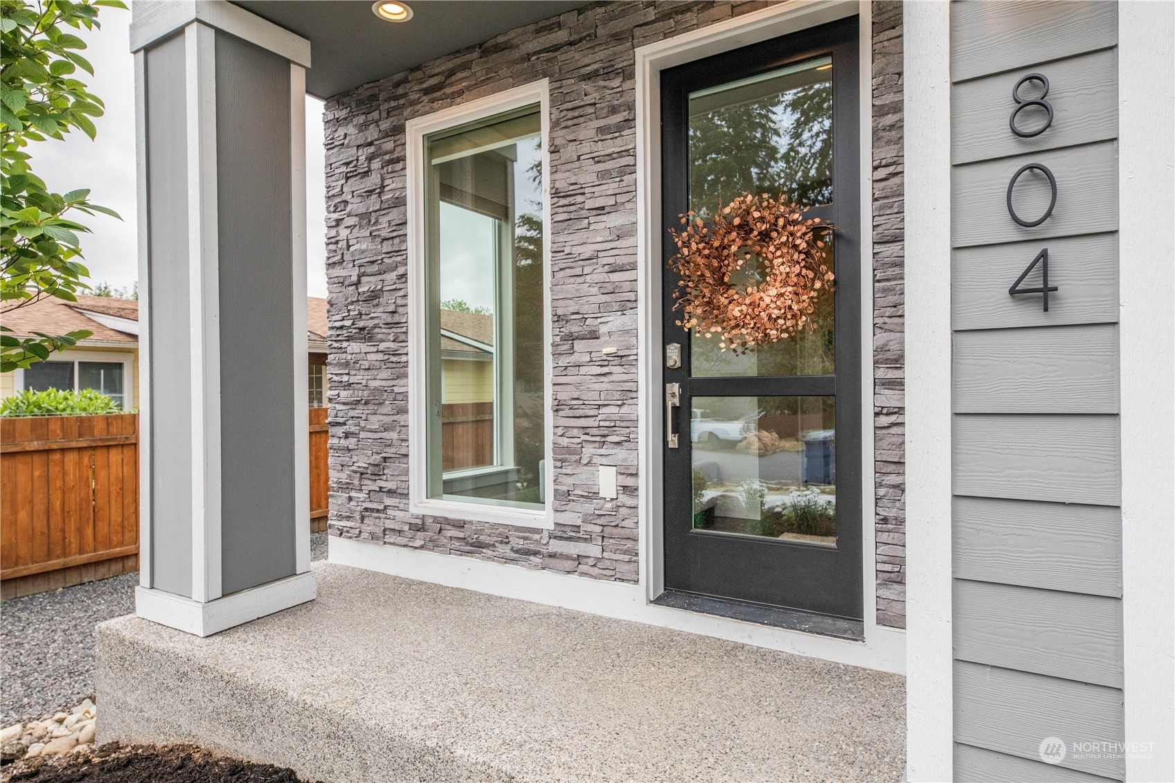 Property Photo:  804  Lincoln Avenue  WA 98290 