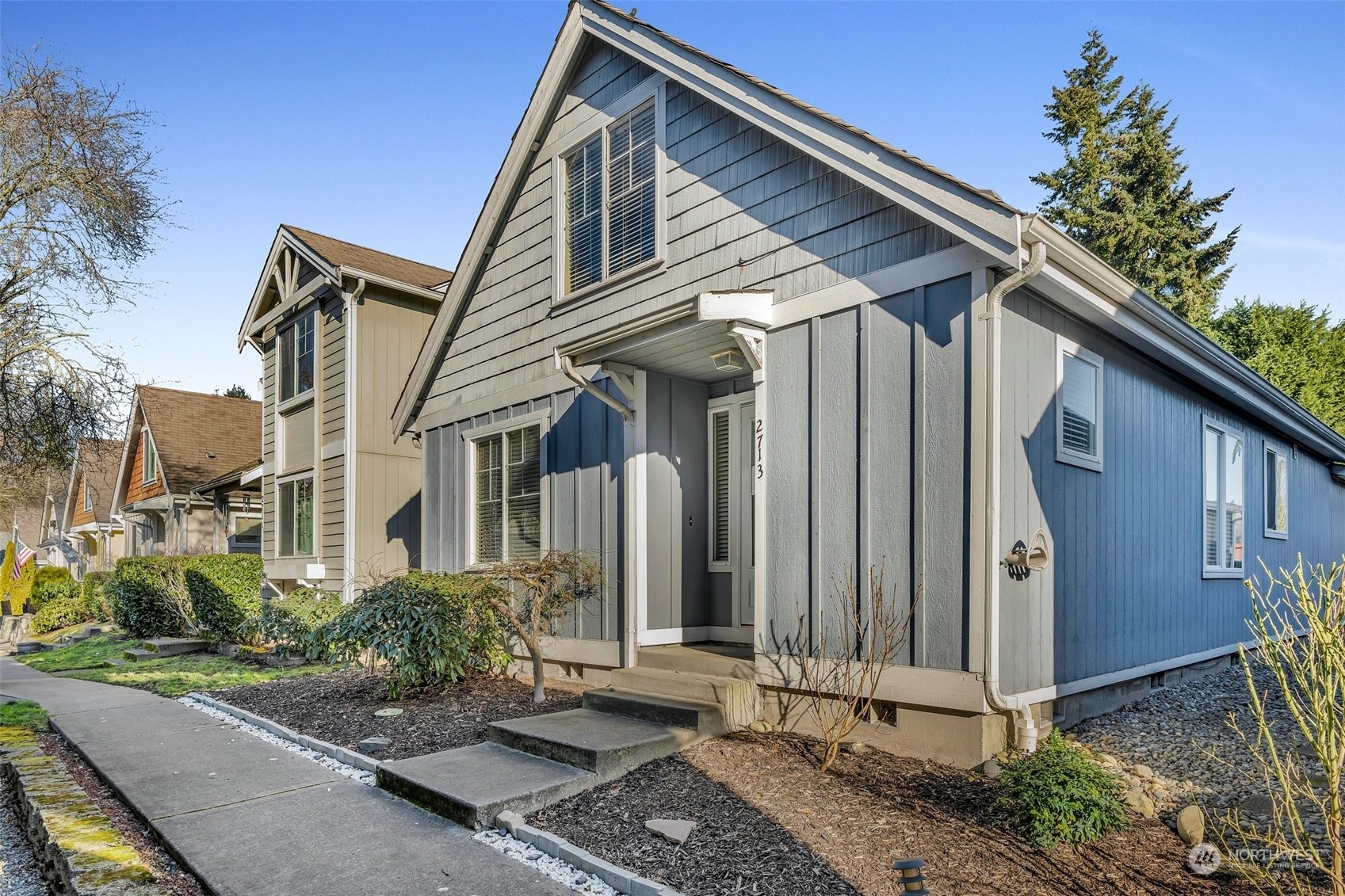 Property Photo:  2713  9th Street SE  WA 98374 