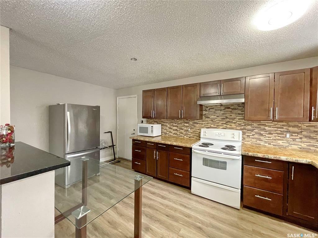 Property Photo:  6 Henigman Place  SK S7M 4L8 