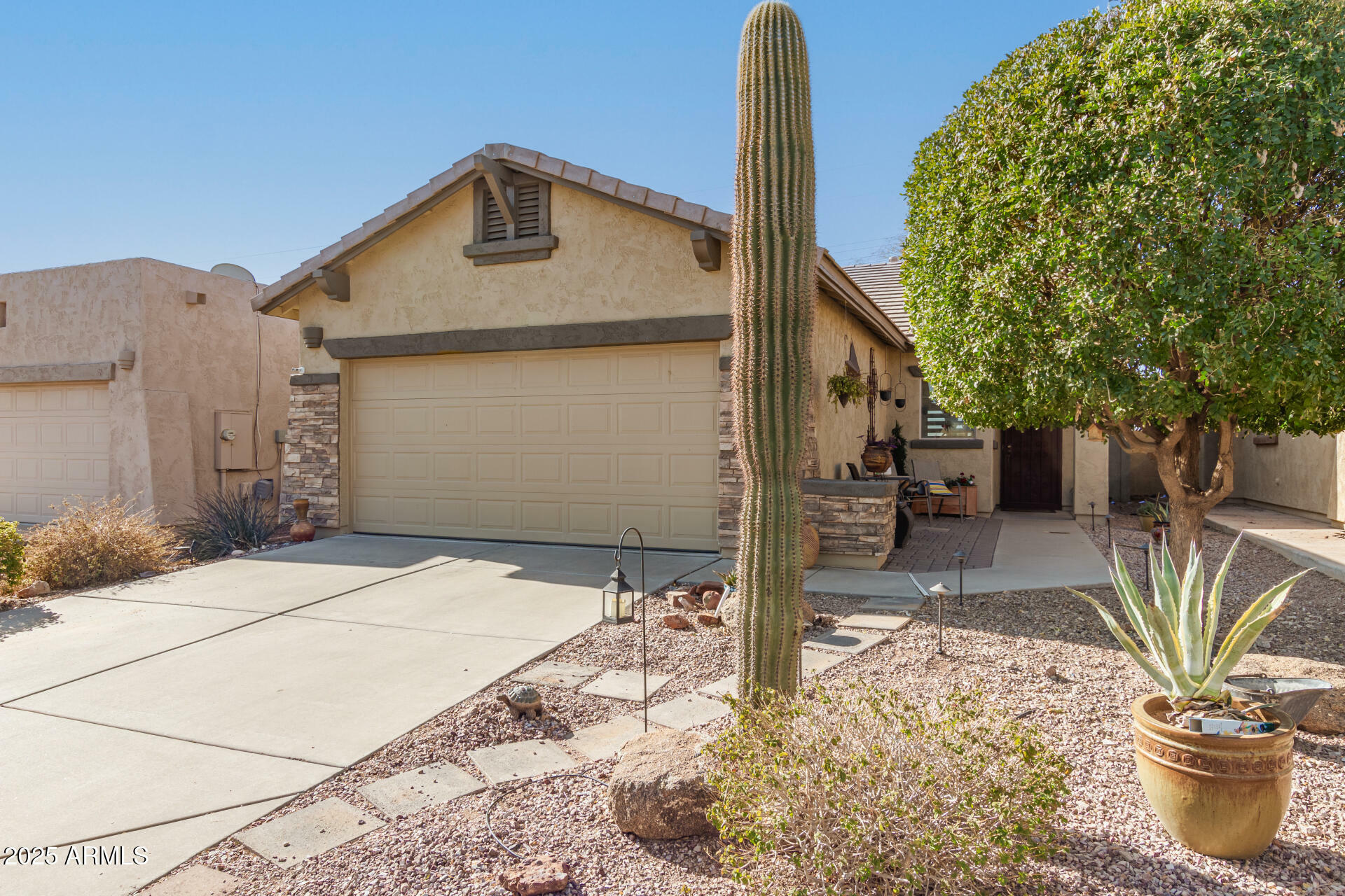 Property Photo:  11153 E New Frontier Court  AZ 85118 