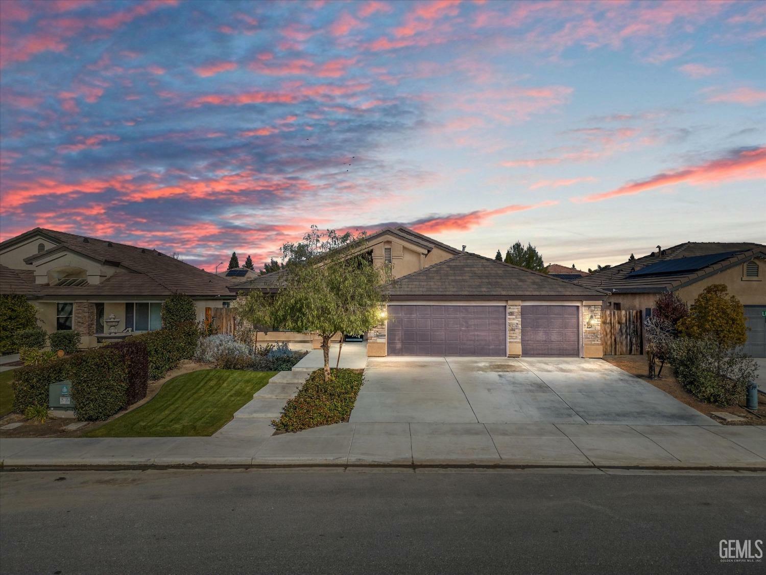 Property Photo:  11900 Ludwig Lane  CA 93311 