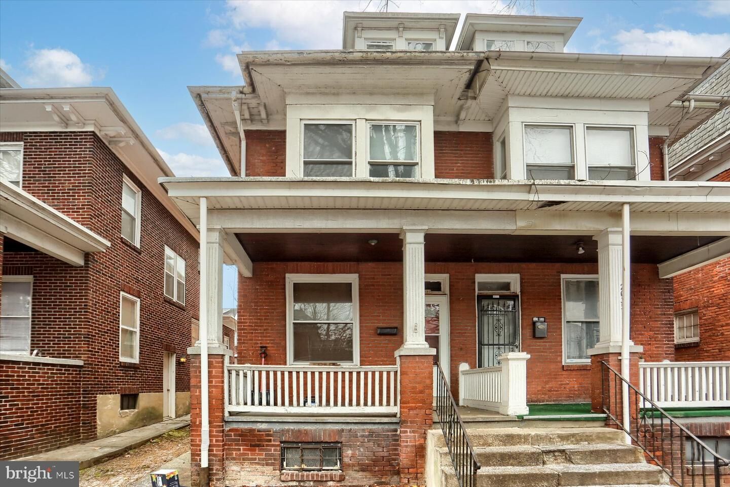 Property Photo: 2037 Chestnut Street PA 17104