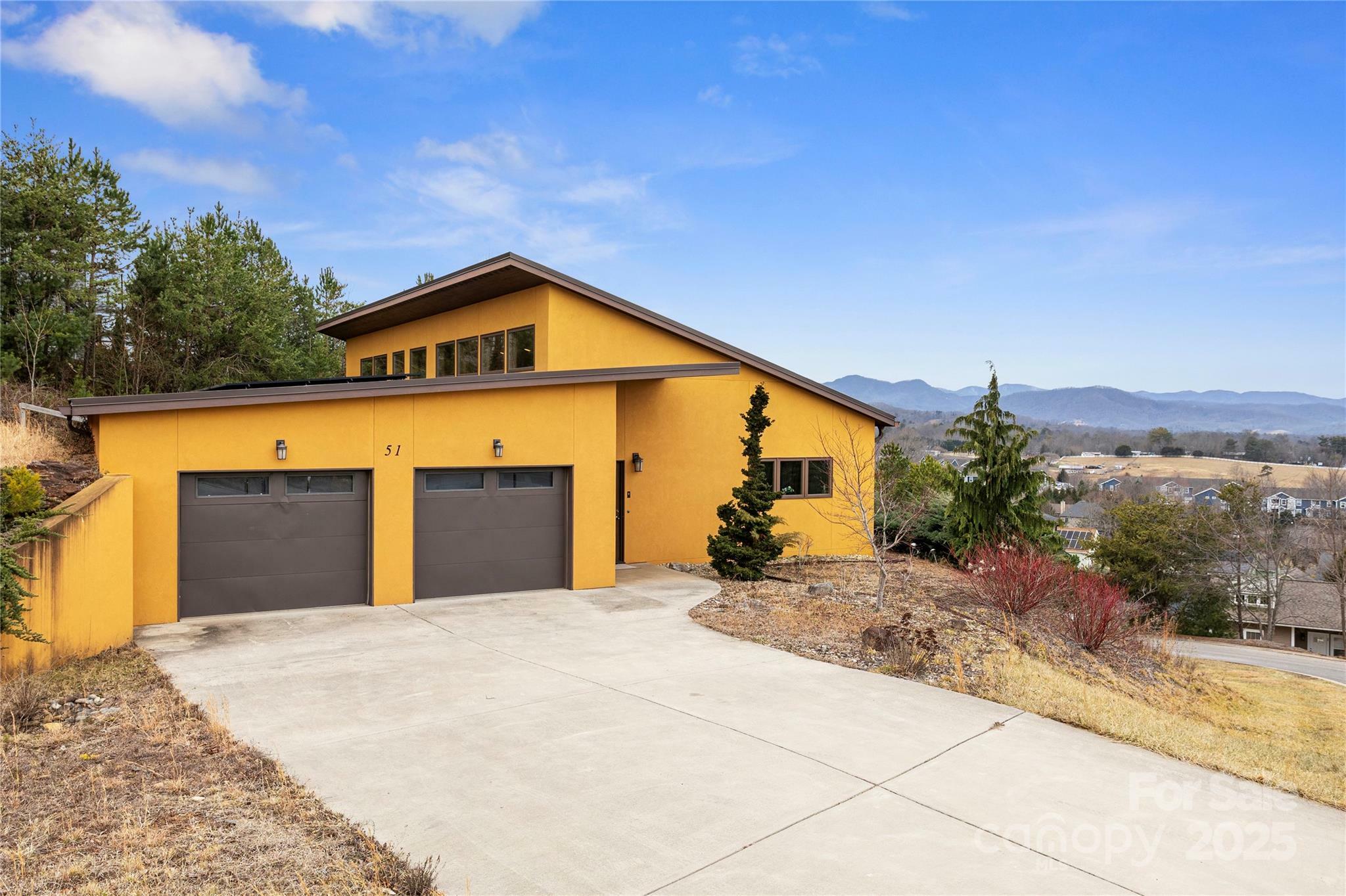 Property Photo: 51 Climbing Aster Way NC 28806