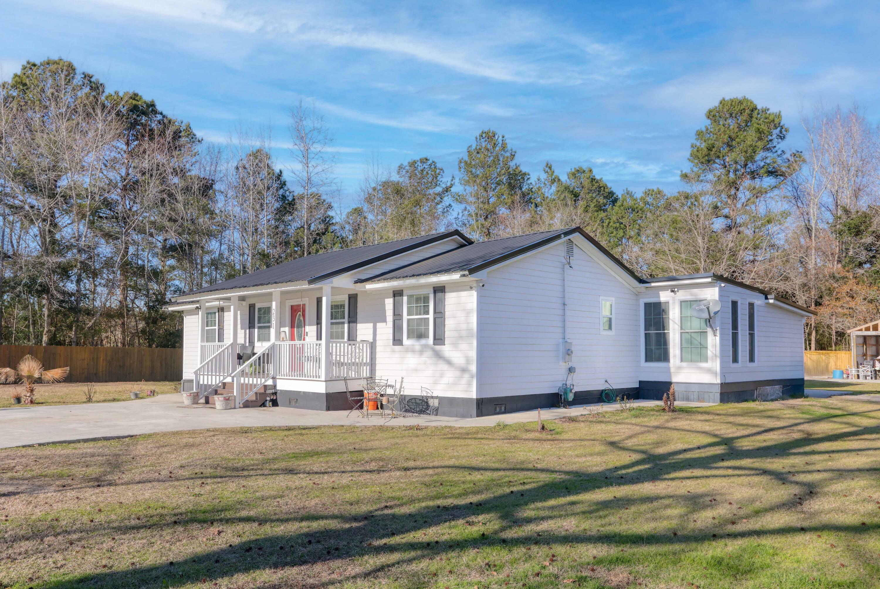 Property Photo:  231 Apple Street  SC 29018 