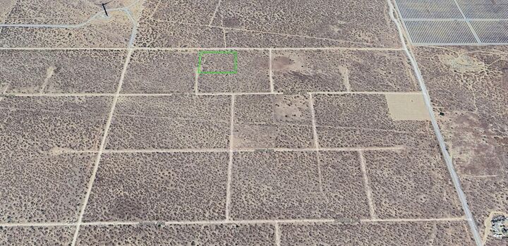 Property Photo:  Sunset Ave And Maass Ct  CA 93501 