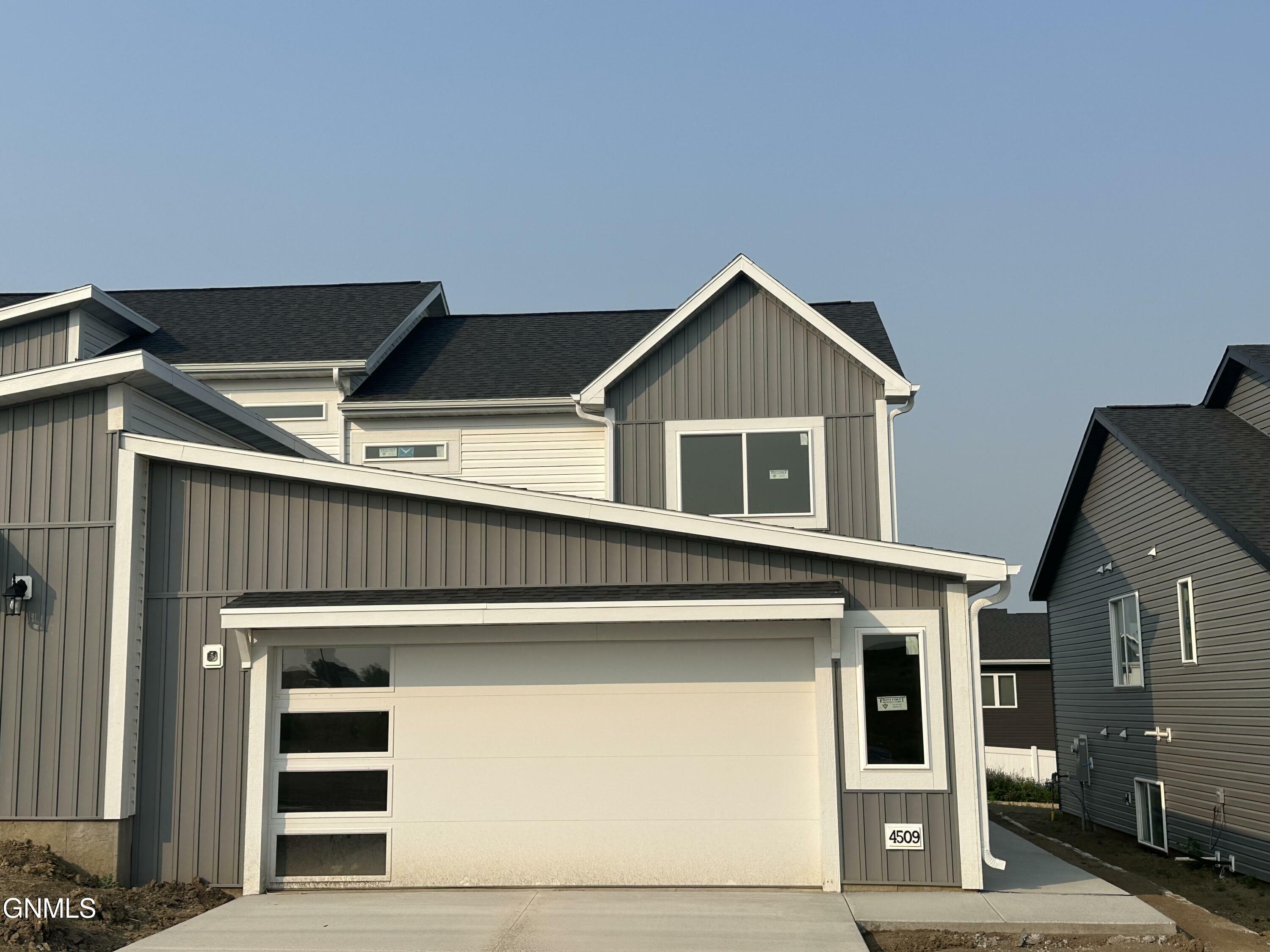 Property Photo:  4509 47th Street NW  ND 58554 