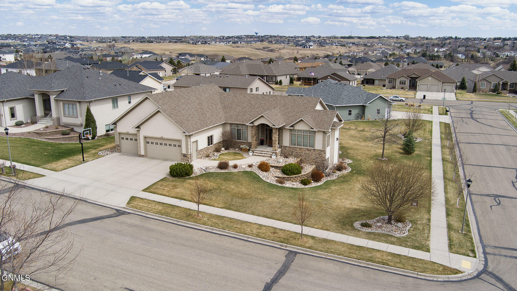 Property Photo: 3201 Promontory Drive ND 58503