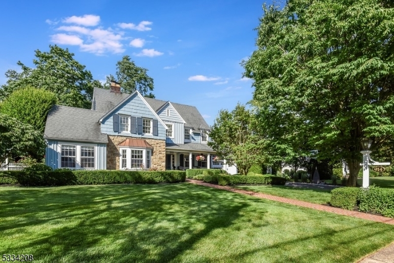 Property Photo:  914 Mountainview Cir  NJ 07090 