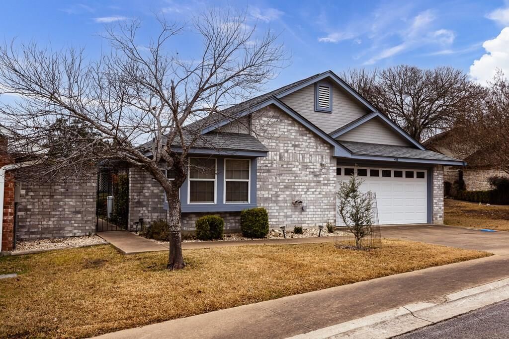 Property Photo:  411 Fitch  TX 78028 