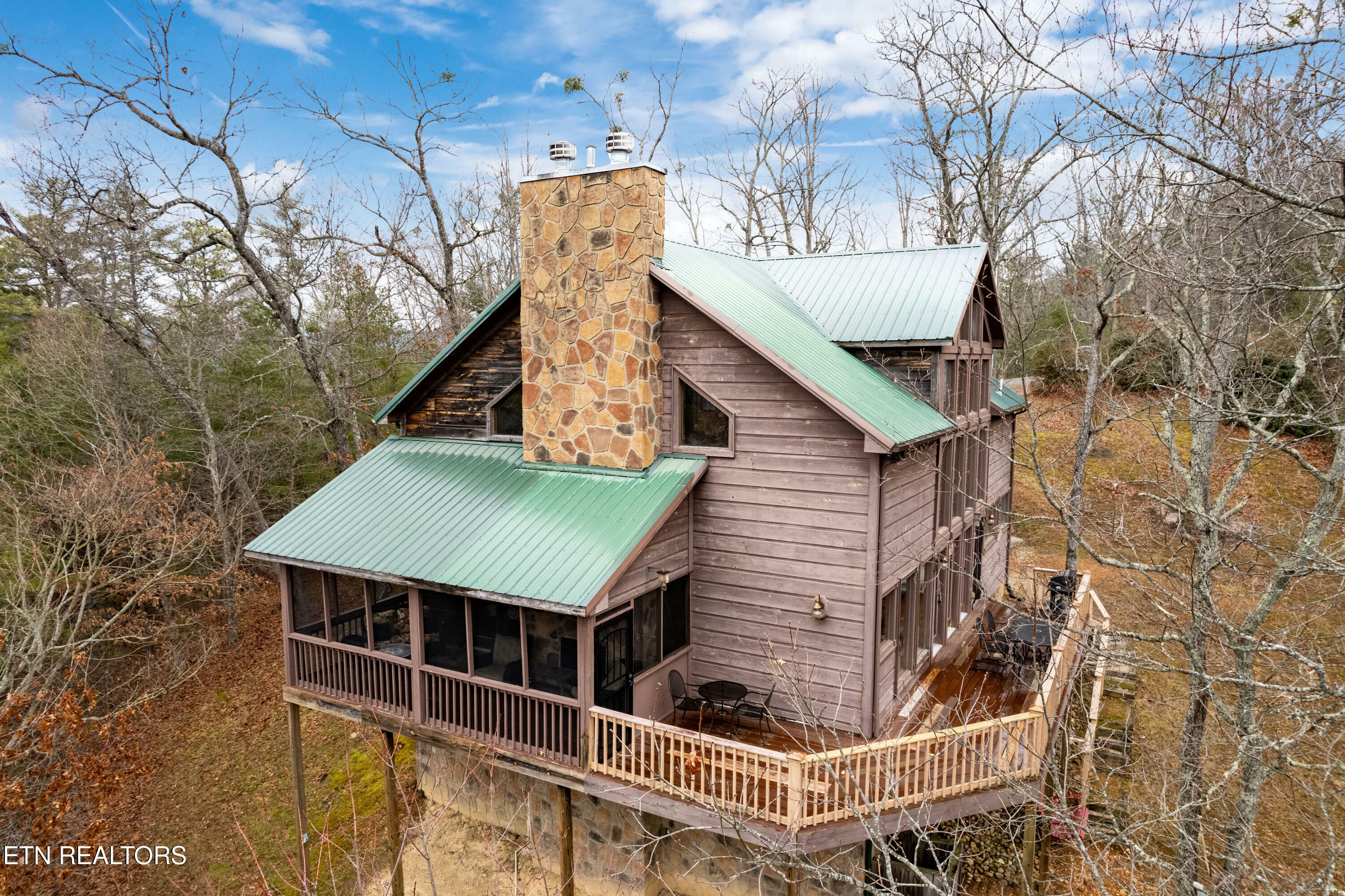 Property Photo:  504 Twin Oak Mountain Lane  TN 37882 