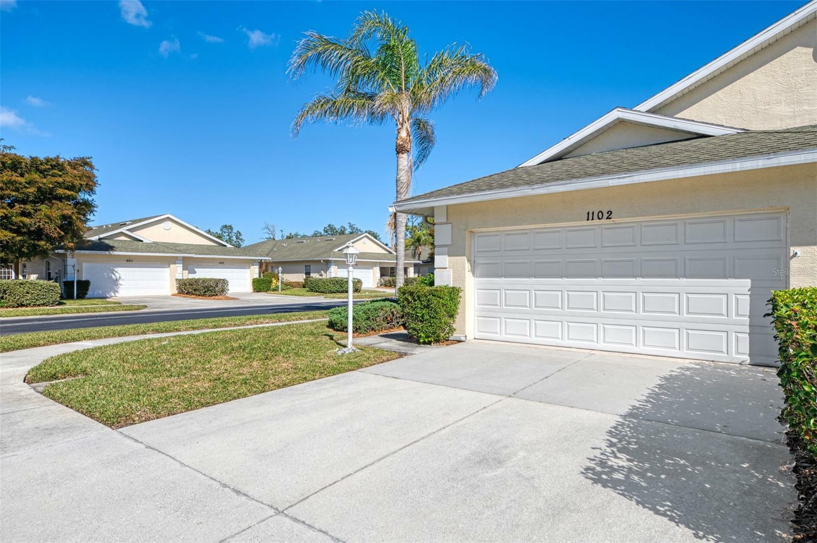 Property Photo:  1102 Auburn Cove Circle  FL 34292 