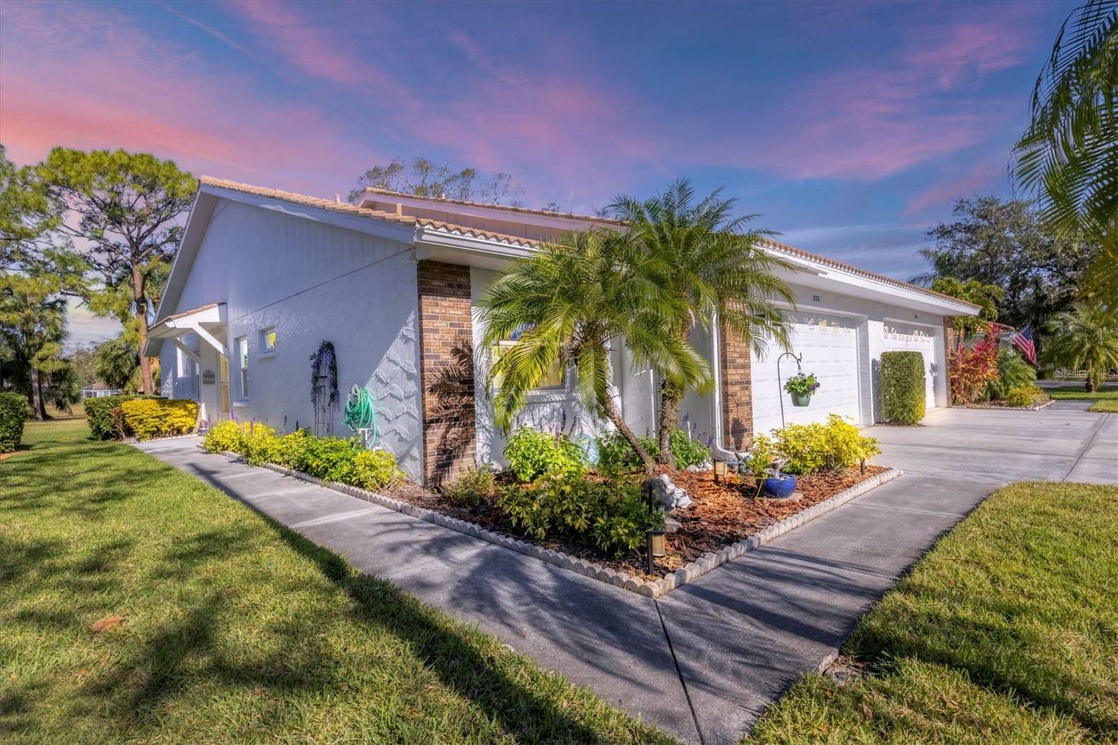 Property Photo:  5828 Garden Lakes Drive  FL 34203 