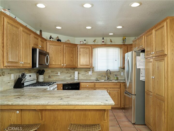 Property Photo: 310 Sandpiper Lane CA 93445