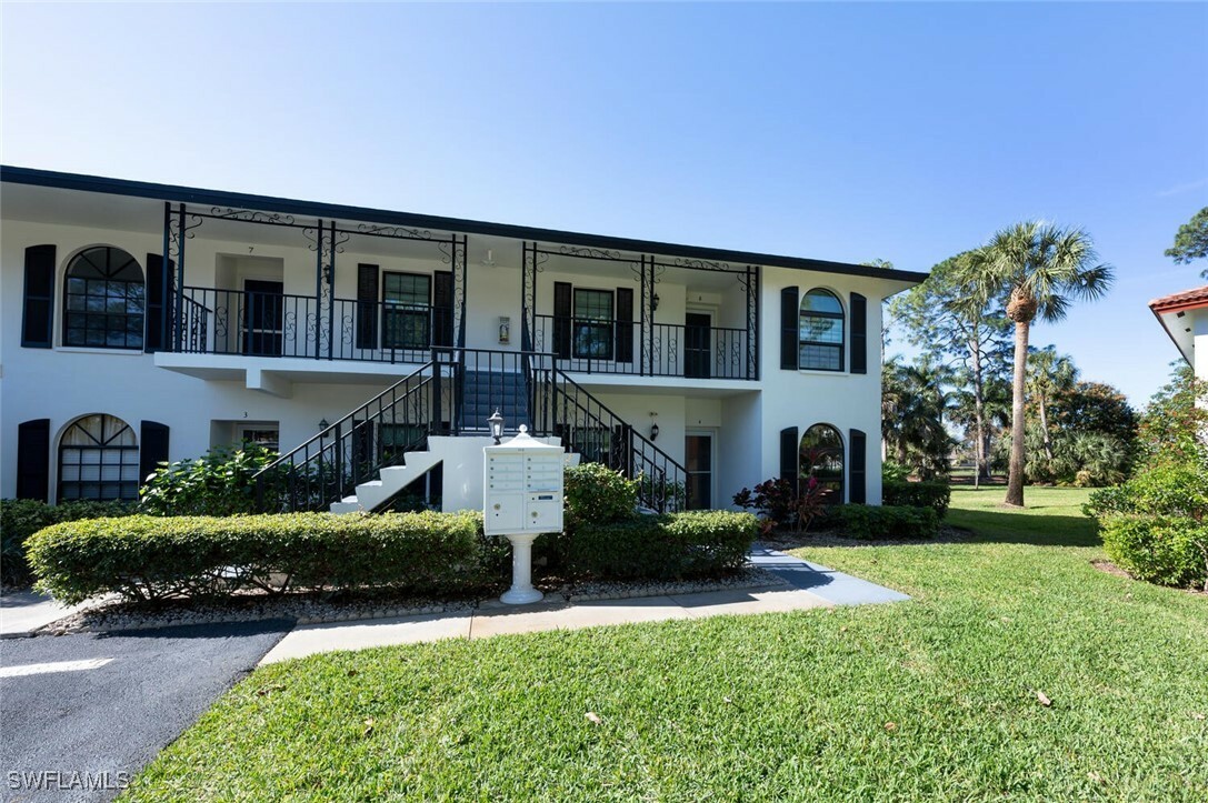 Property Photo:  809 Augusta Boulevard 4  FL 34113 