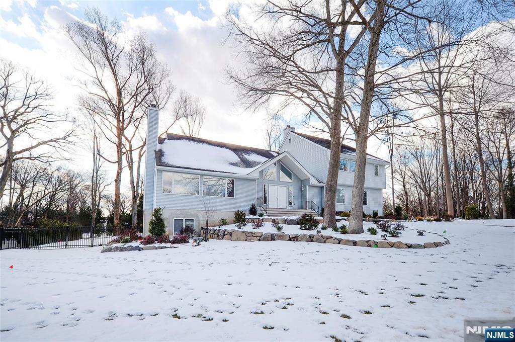 Property Photo:  24 Rozmus Court  NJ 07401 