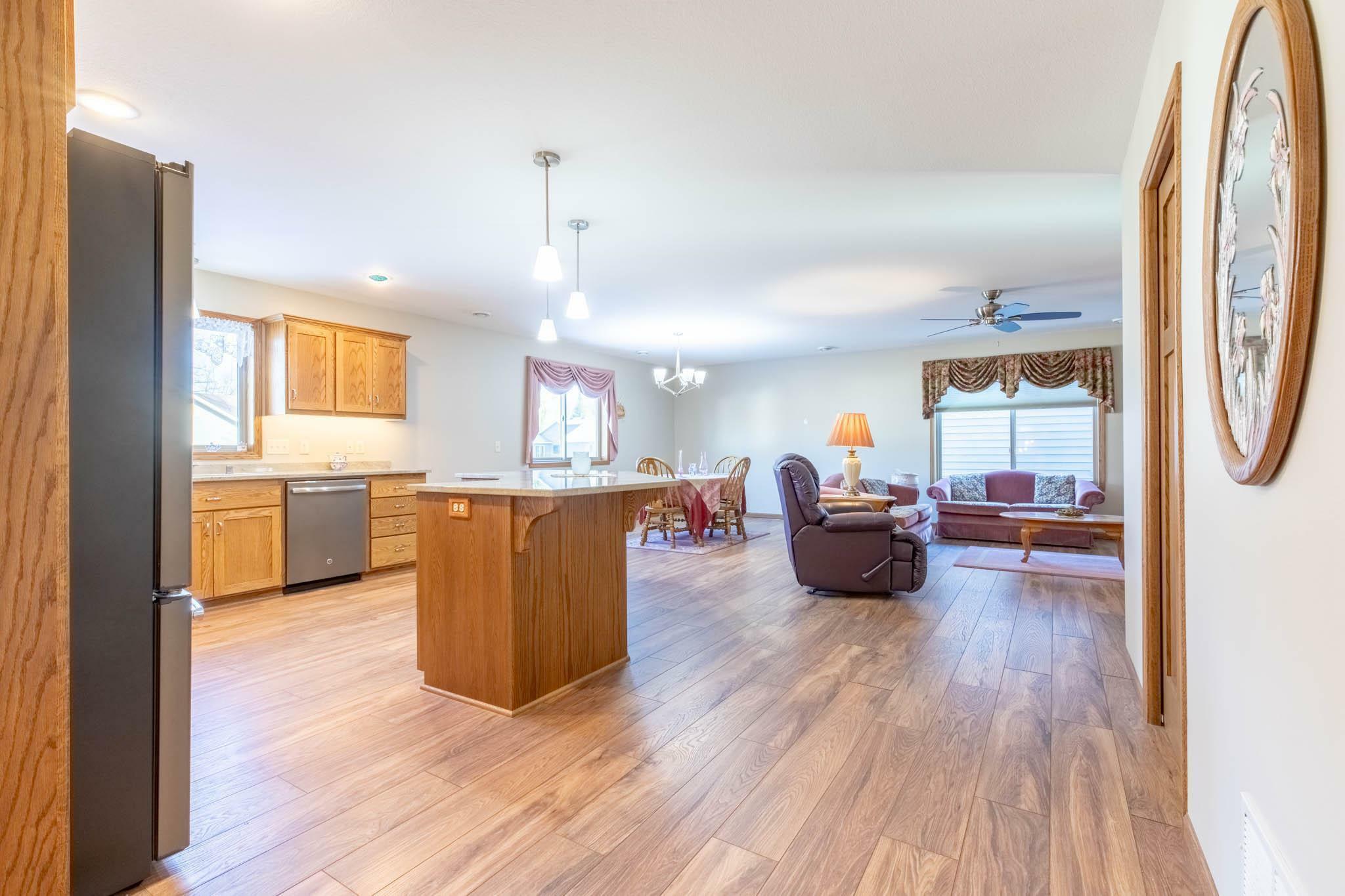 Property Photo:  932 Oak Pond Court  MN 56377 