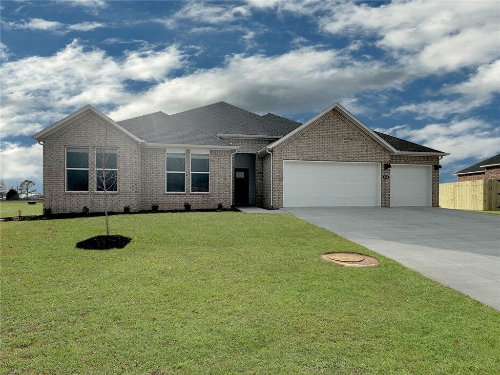 Property Photo: 102 N Kit Kat Court AR 72761