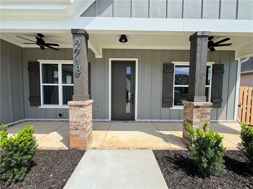 Property Photo:  2718 Eris Avenue  AR 72745 