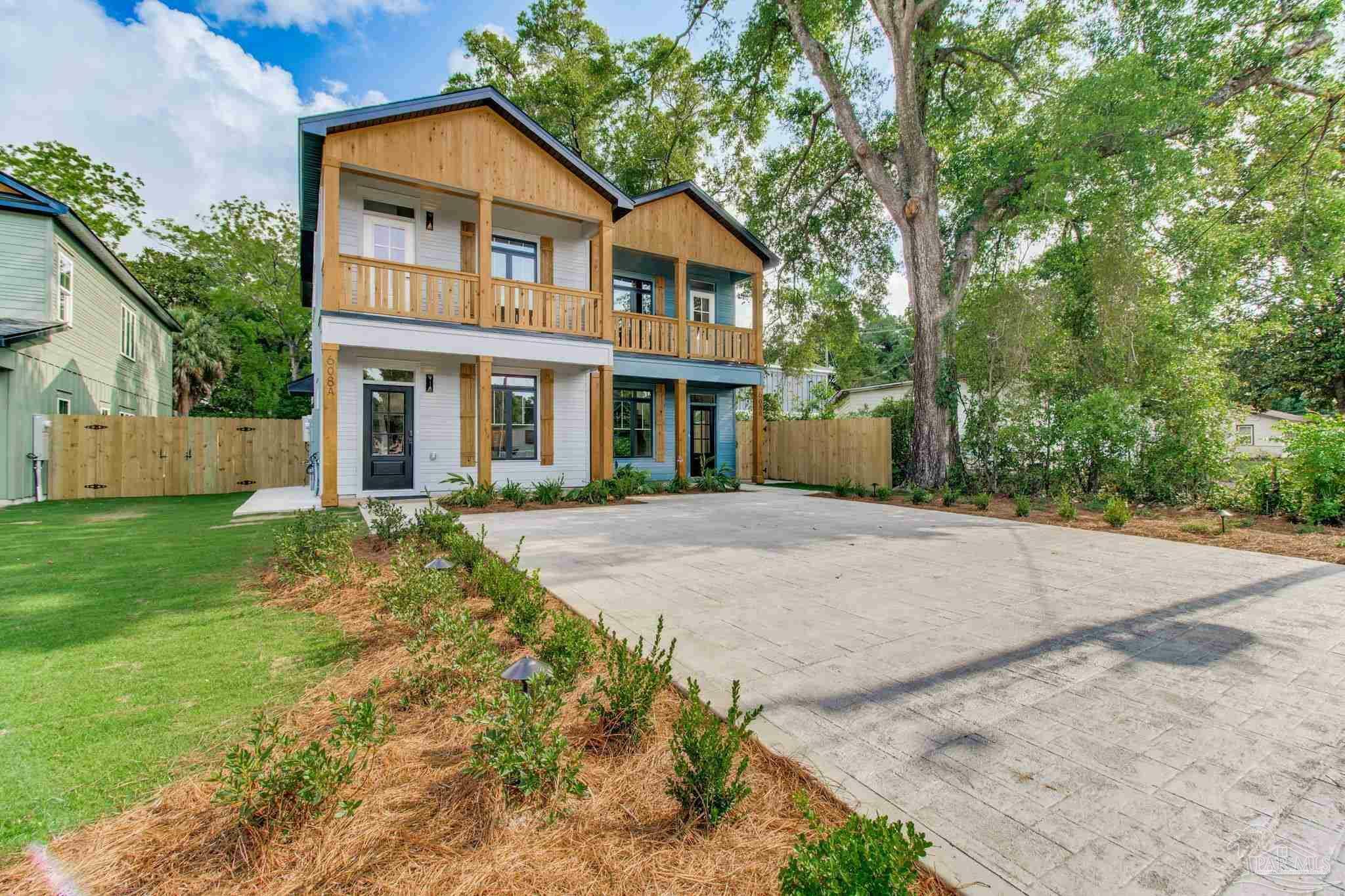 Property Photo:  608 E Leonard A &Amp B  FL 32503 