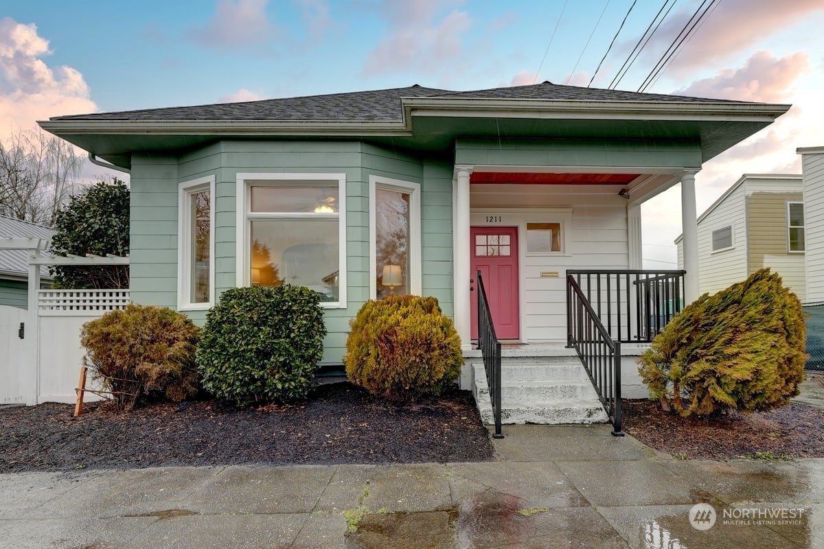 Property Photo:  1211 S 17th Street  WA 98405 