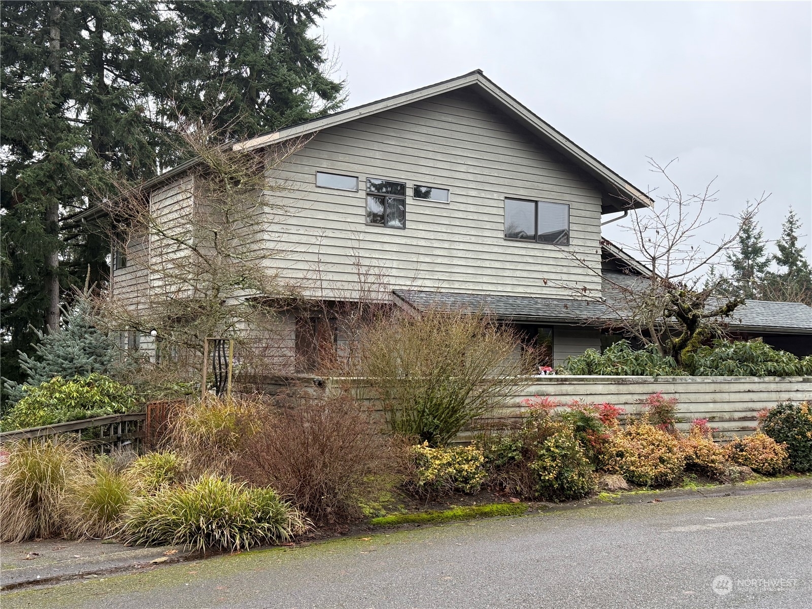 Property Photo:  2255  120th Place SE  WA 98005 