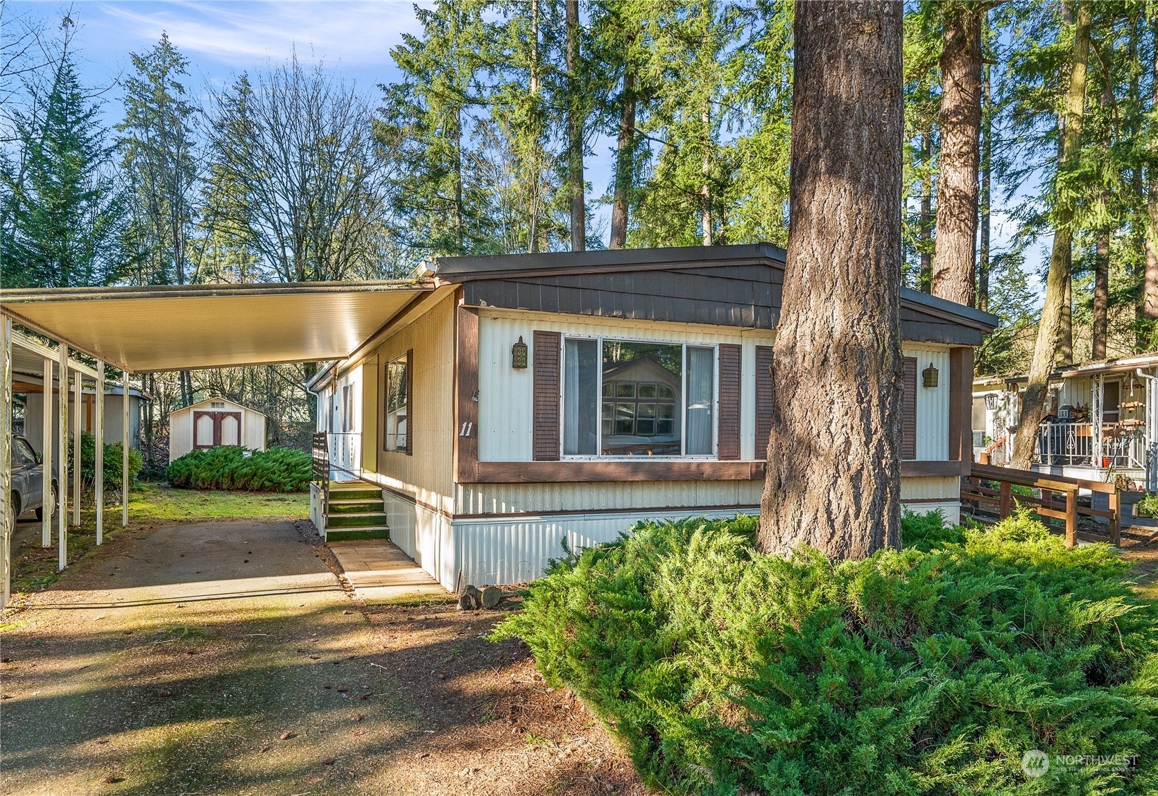 Property Photo:  18425 NE 95th Street 11  WA 98052 