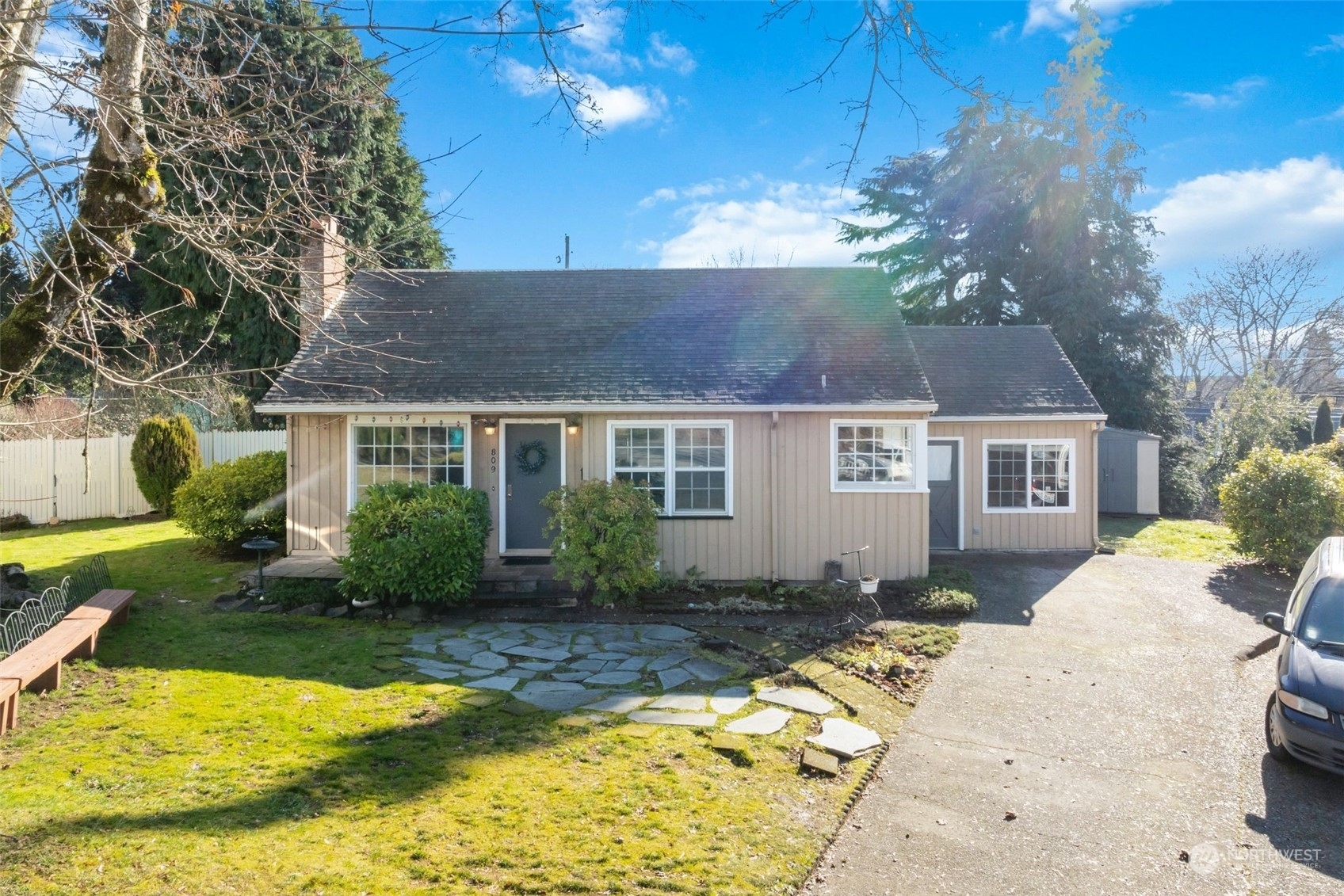 Property Photo:  809 NW Pine Street  WA 98660 