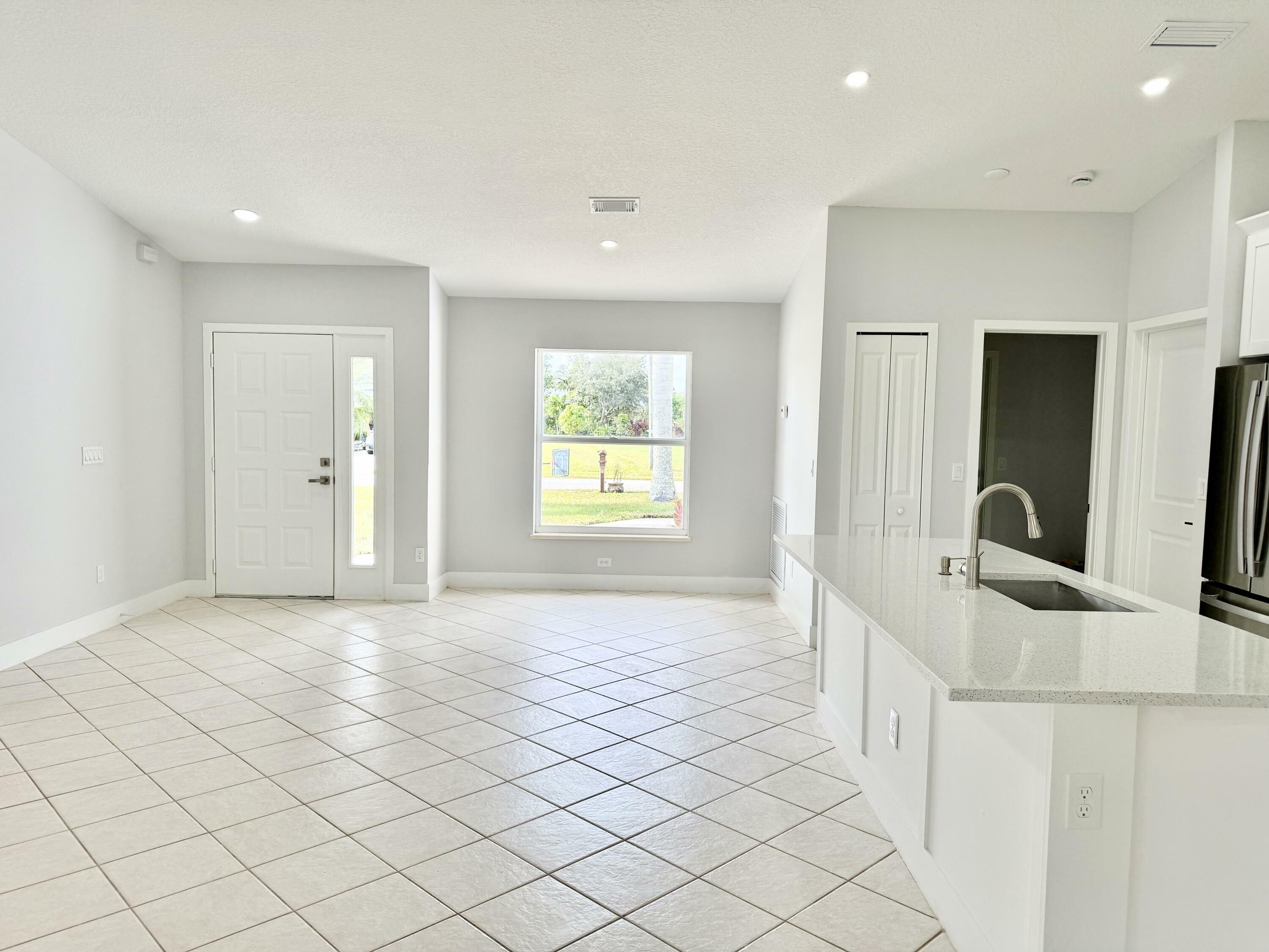 Property Photo:  5370 NW North Lanett Circle  FL 34986 